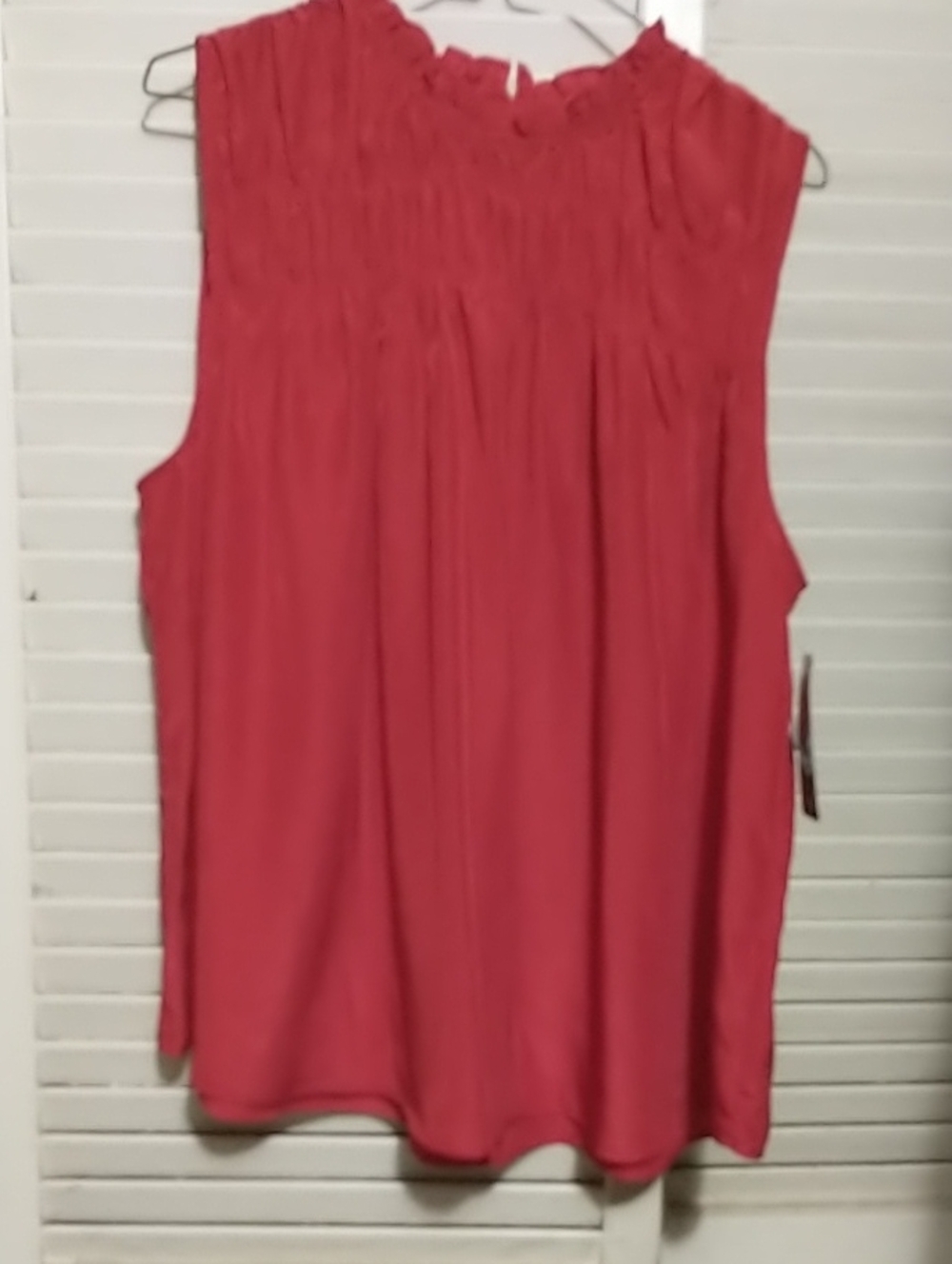 NWT Joie red Women’s Sleeveless stretch Smocked Neck Top sz XL